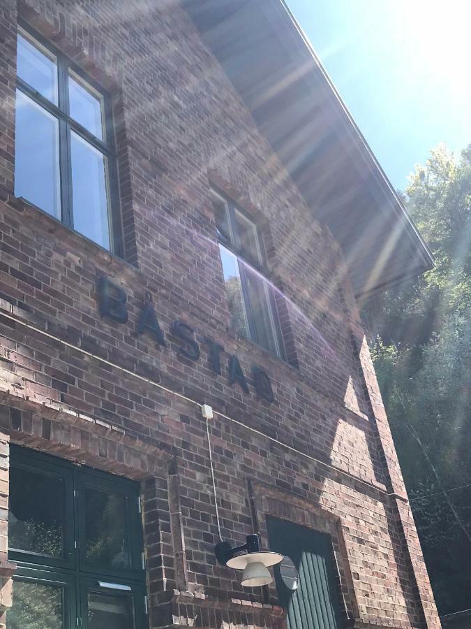 Tree Top Hill - The Old Station House - Bastad Holiday Apartments Exterior photo