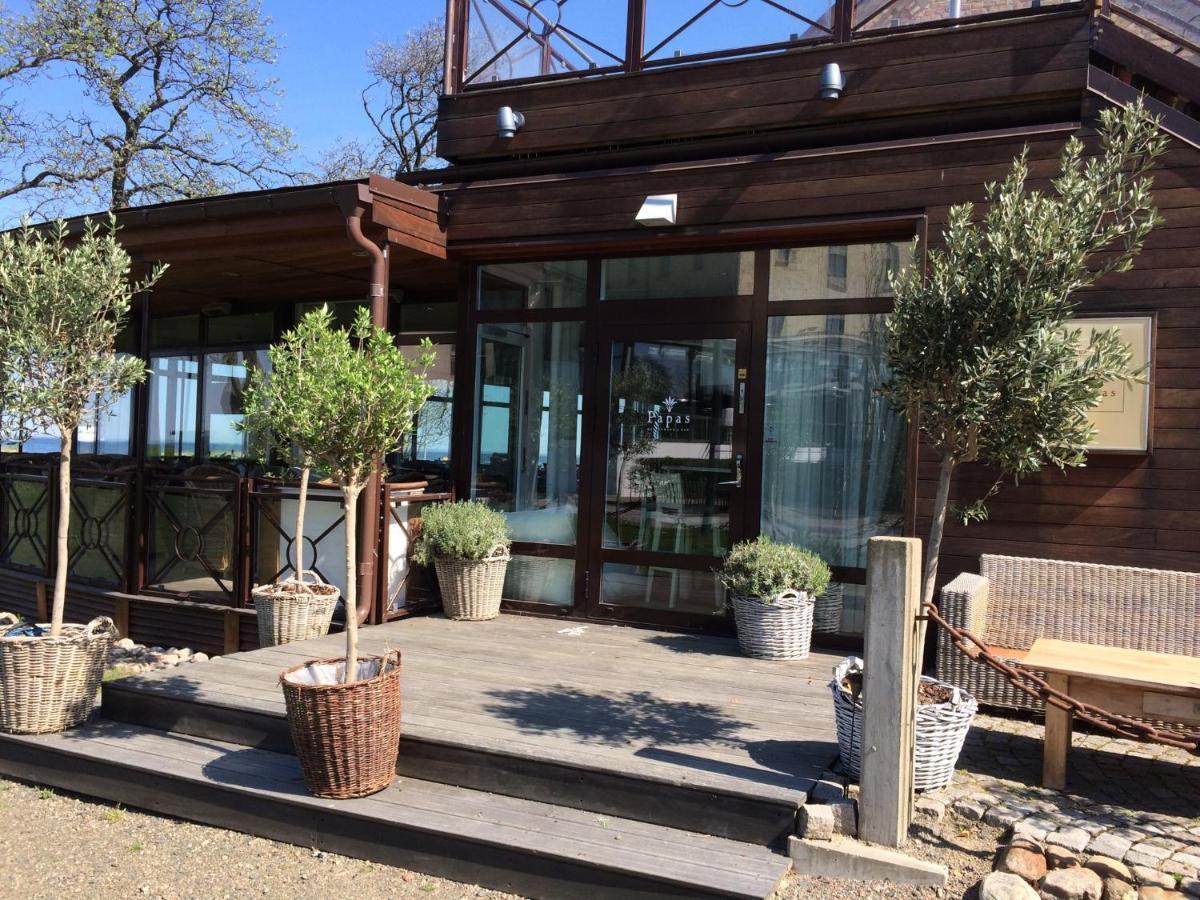 Tree Top Hill - The Old Station House - Bastad Holiday Apartments Exterior photo
